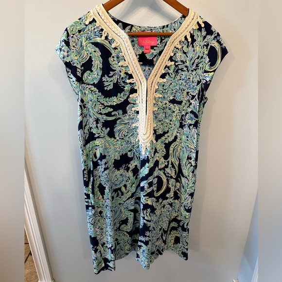Lilly Shift Dress - Picture 1 of 5